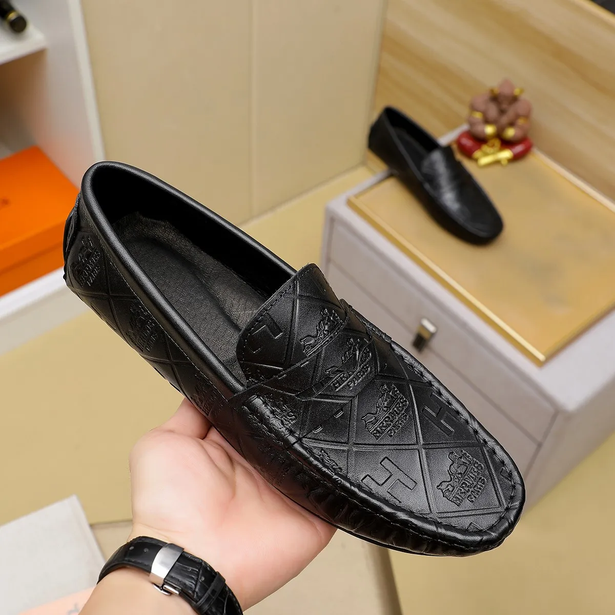 Men's shoes 💰380 🕷🕷【HERMES】The same style as Hermès counters🇨🇳Classic slip-on shoes 1:1 mold opening💯Original quality🍓Using imported first-layer cowhide🍅Pigskin lining🌶🌶Super high-end men's leather shoes🇨🇳Solid and stable Very special🍇color, optional! Code number 38-45……